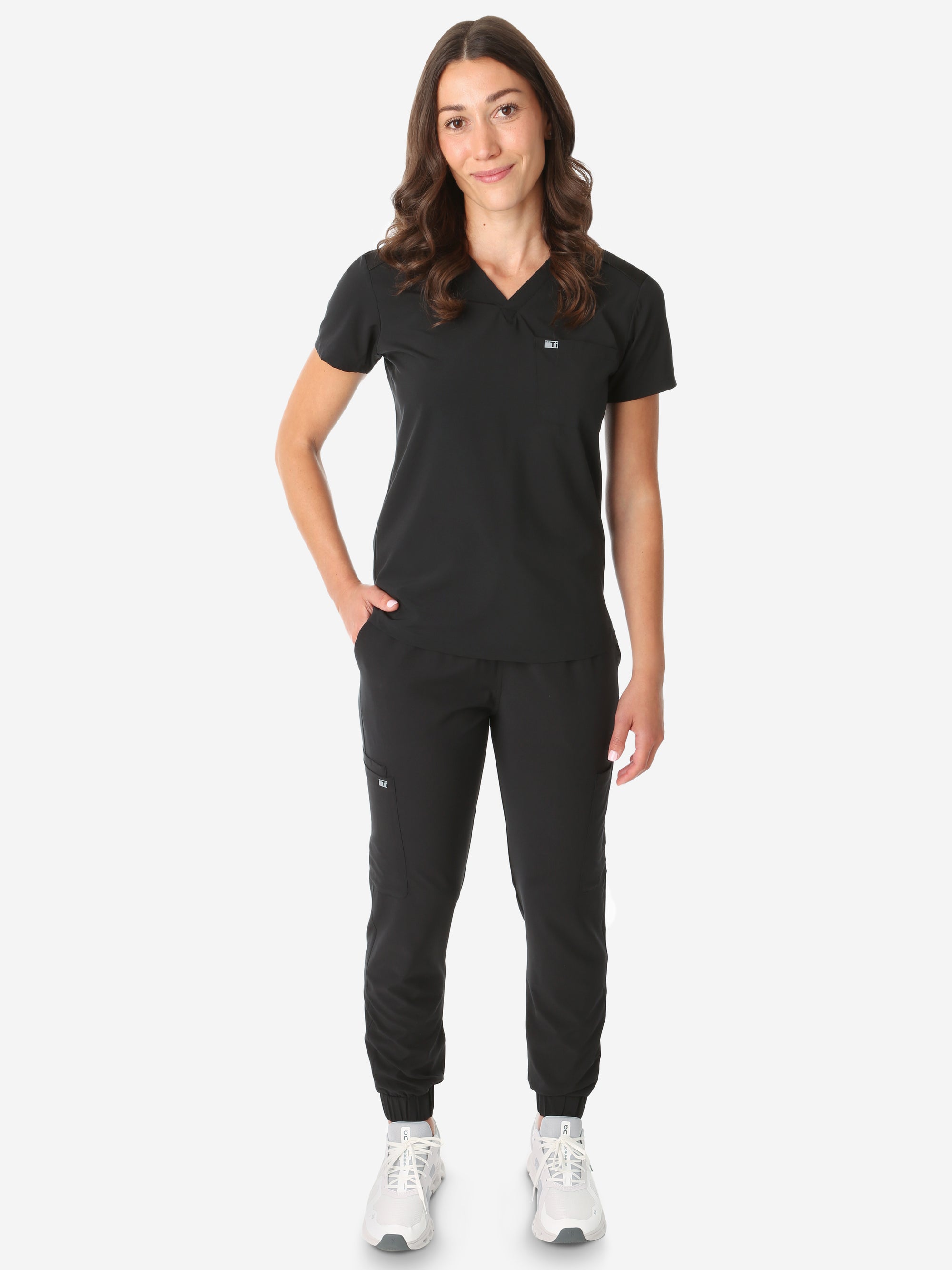 Women's Tuckable One-Pocket Scrub Top