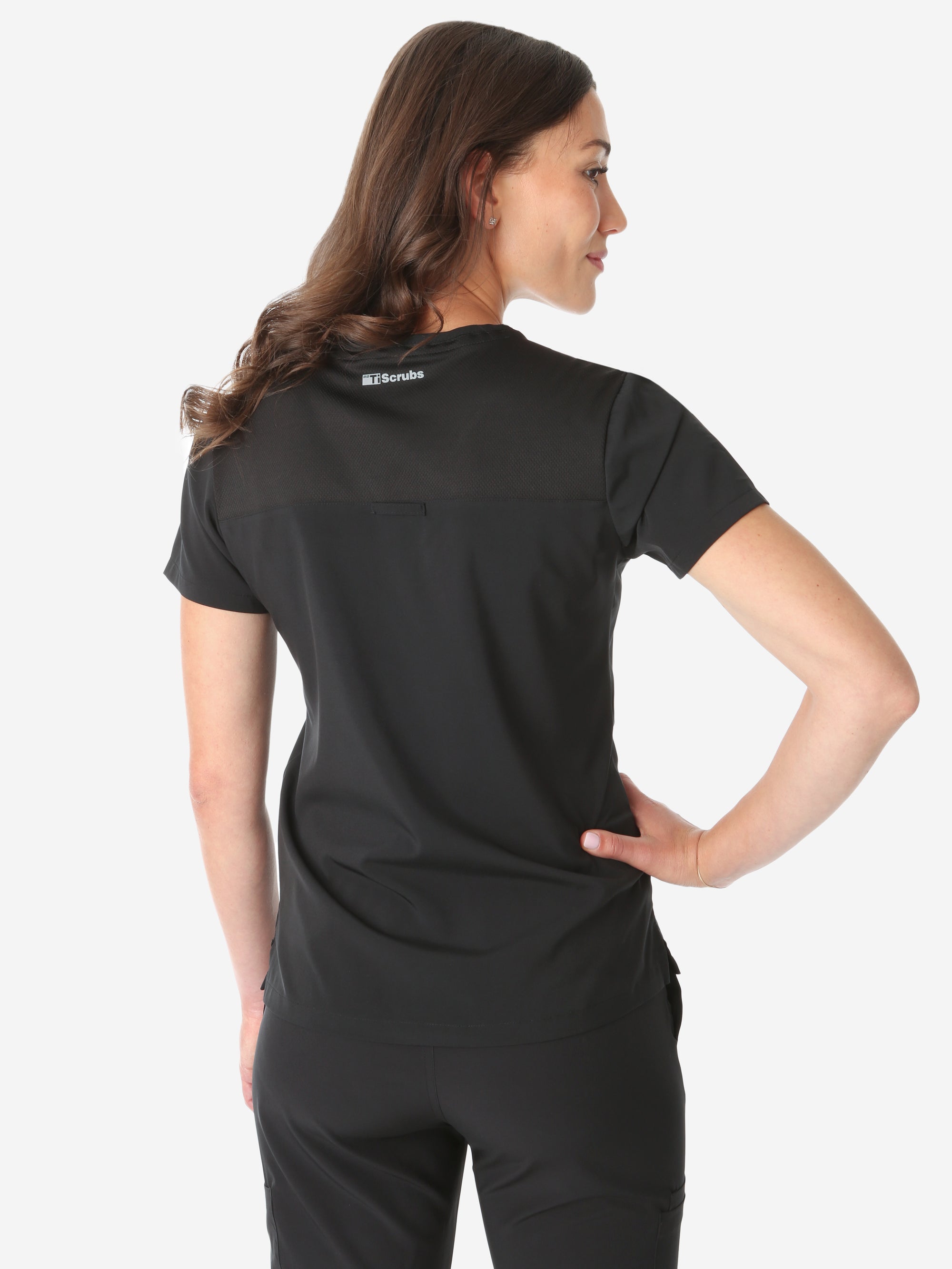 Women's Tuckable One-Pocket Scrub Top