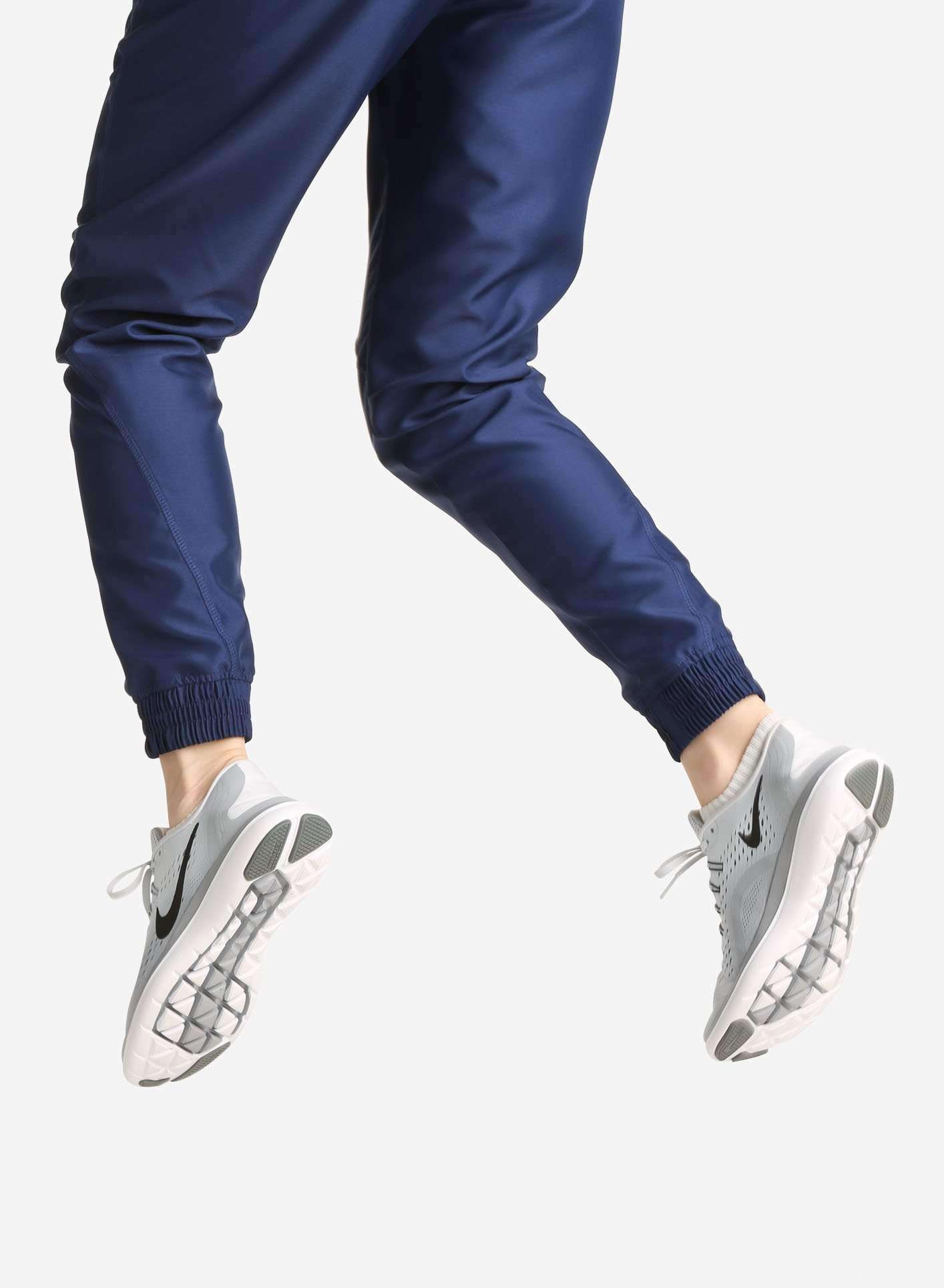 Women&#39;s Jogger Scrub Pants in Navy Ankle Cuff View