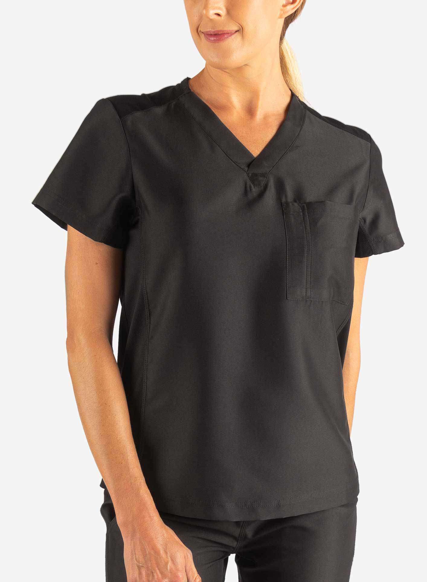 Women&#39;s Tuckable Scrub Top in black   